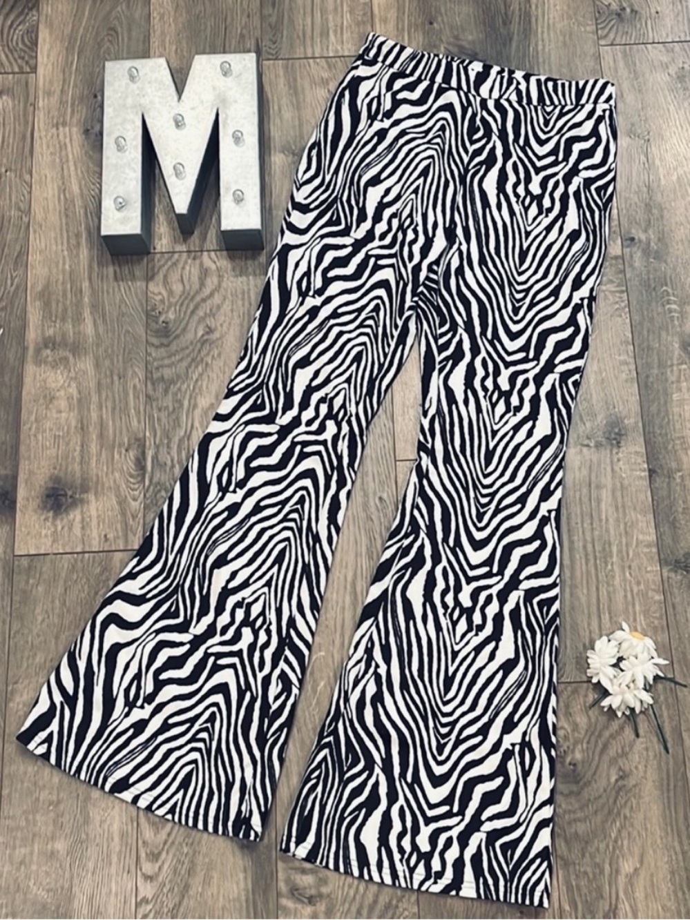 🎀4/$15🎀 SHEIN EZwear Zebra Striped Print Flare Pants